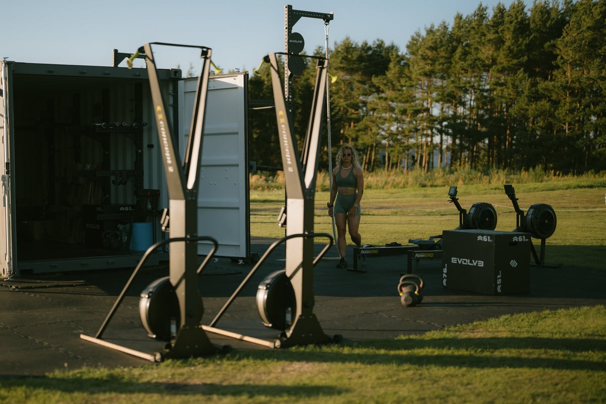 Saulėlydis po treniruotės SurfCamp paplūdimyje